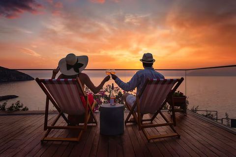 Guide to the Best Couples Resorts in UAE for Luxury Travel, and Relaxation